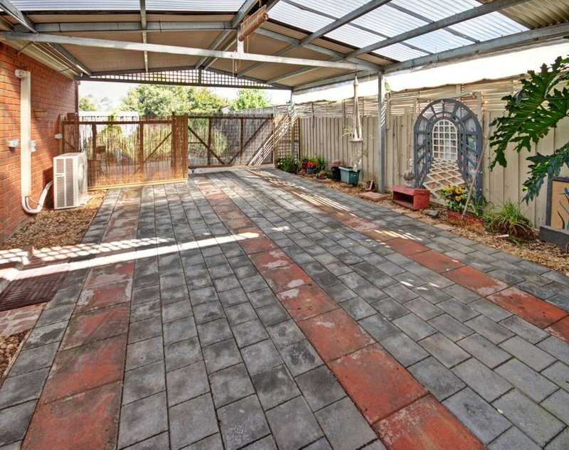 Photo - 23 Callistemon Court, Bairnsdale VIC 3875 - Image 2