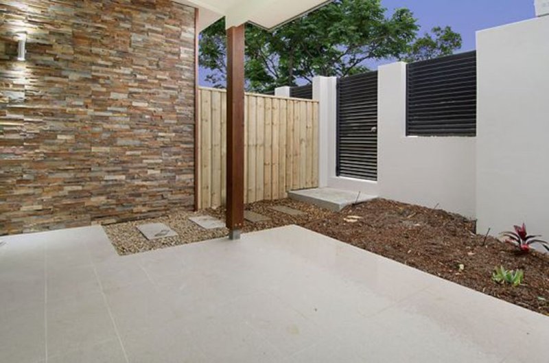 Photo - 23 Cambridge Street, Carina Heights QLD 4152 - Image 5