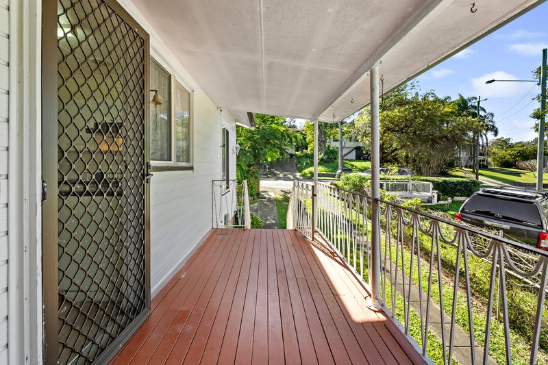 Photo - 23 Camelia Avenue, Everton Hills QLD 4053 - Image 2