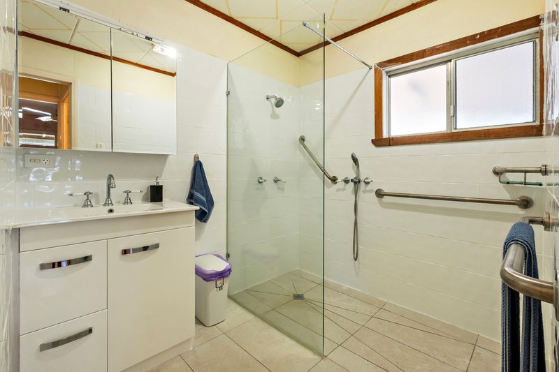 Photo - 23 Camelia Avenue, Everton Hills QLD 4053 - Image 14
