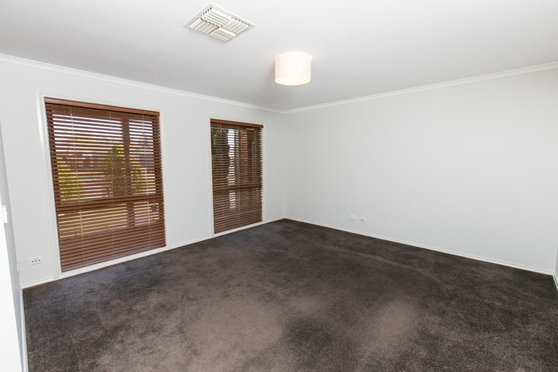 Photo - 23 Canterbury Drive, Mildura VIC 3500 - Image 5