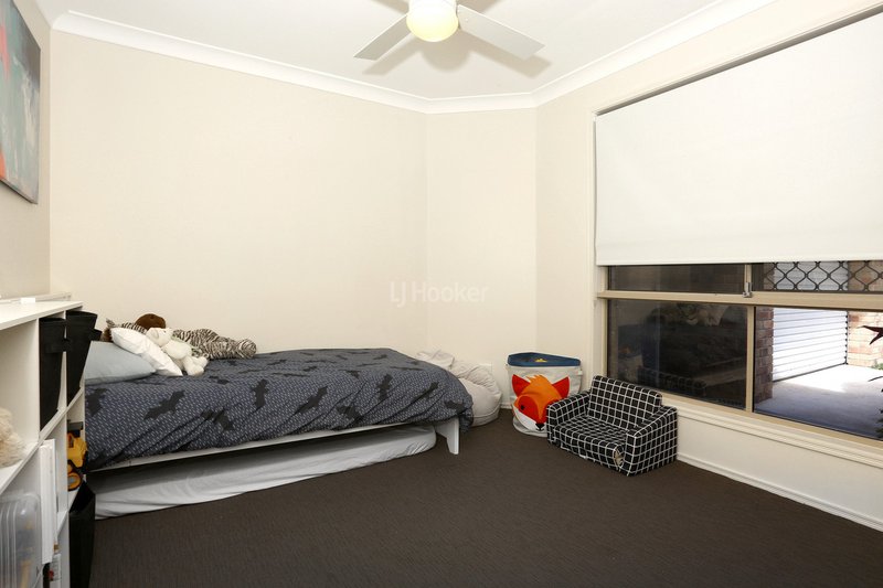 Photo - 23 Captain Cook Close, Arundel QLD 4214 - Image 20