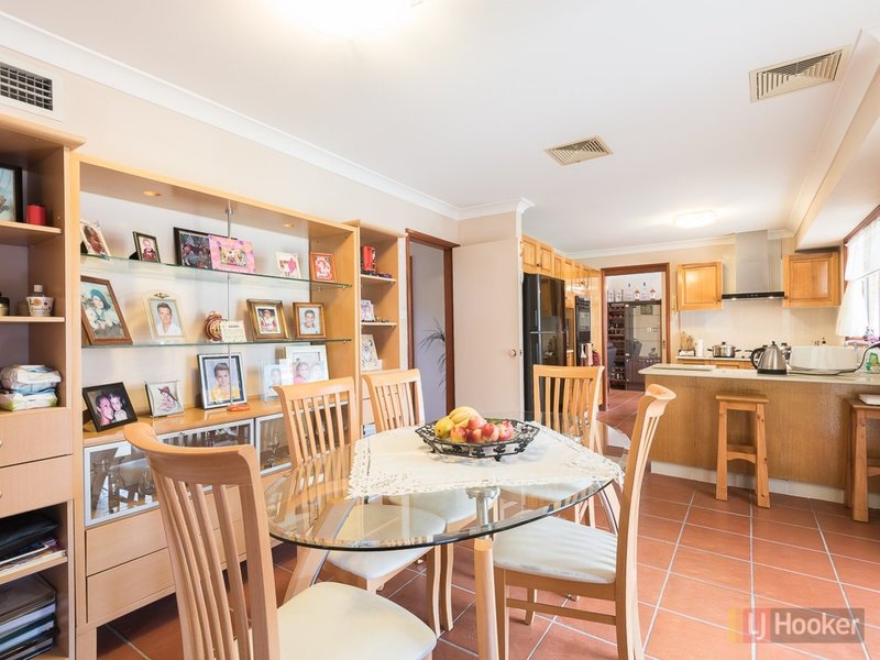 Photo - 23 Carbine Close, Casula NSW 2170 - Image 4