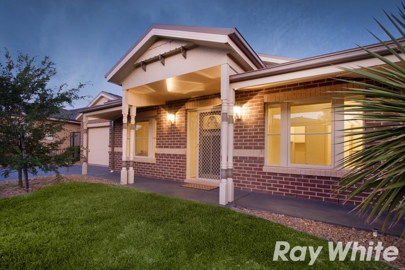 Photo - 23 Carey Crescent, Pakenham VIC 3810 - Image 2