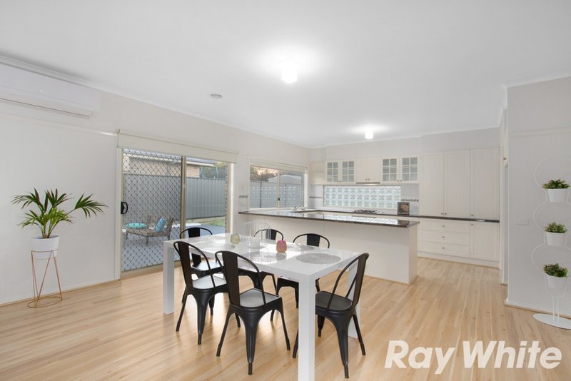 Photo - 23 Carey Crescent, Pakenham VIC 3810 - Image 4