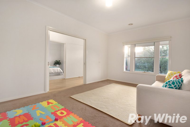 Photo - 23 Carey Crescent, Pakenham VIC 3810 - Image 7