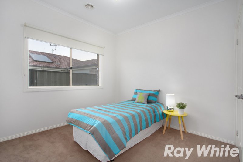 Photo - 23 Carey Crescent, Pakenham VIC 3810 - Image 13