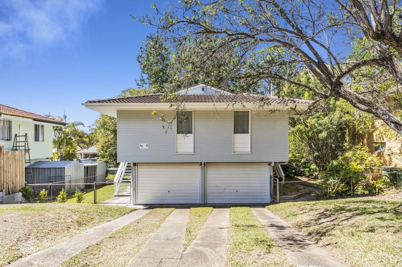 Photo - 23 Carissa Street, Arana Hills QLD 4054 - Image 2