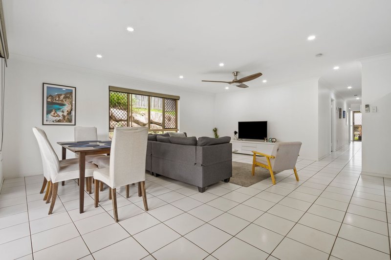 Photo - 23 Carnarvon Crescent, Waterford QLD 4133 - Image 5