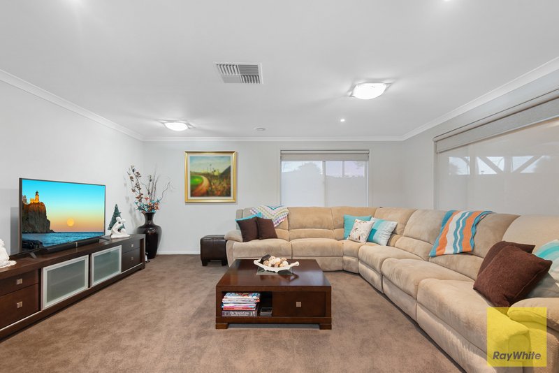 Photo - 23 Carshalton Court, Hoppers Crossing VIC 3029 - Image 5