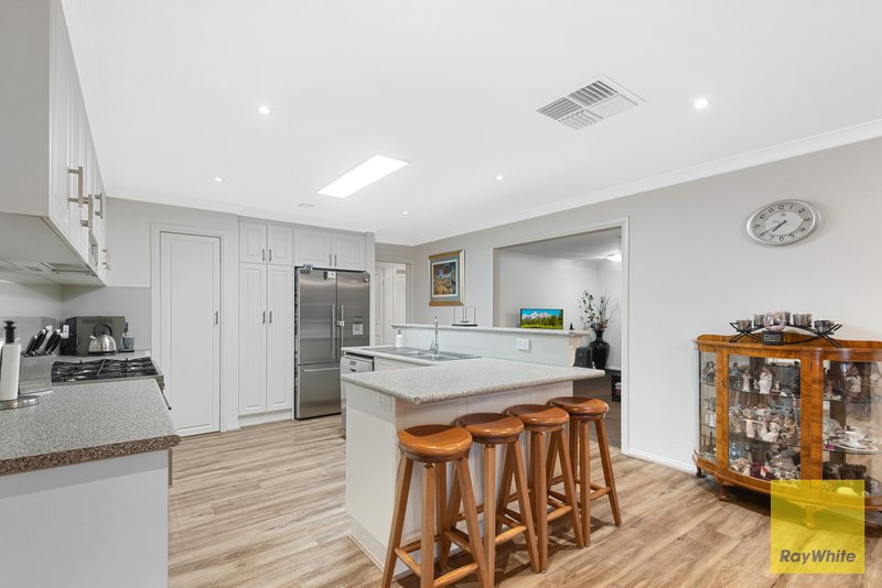 Photo - 23 Carshalton Court, Hoppers Crossing VIC 3029 - Image 11