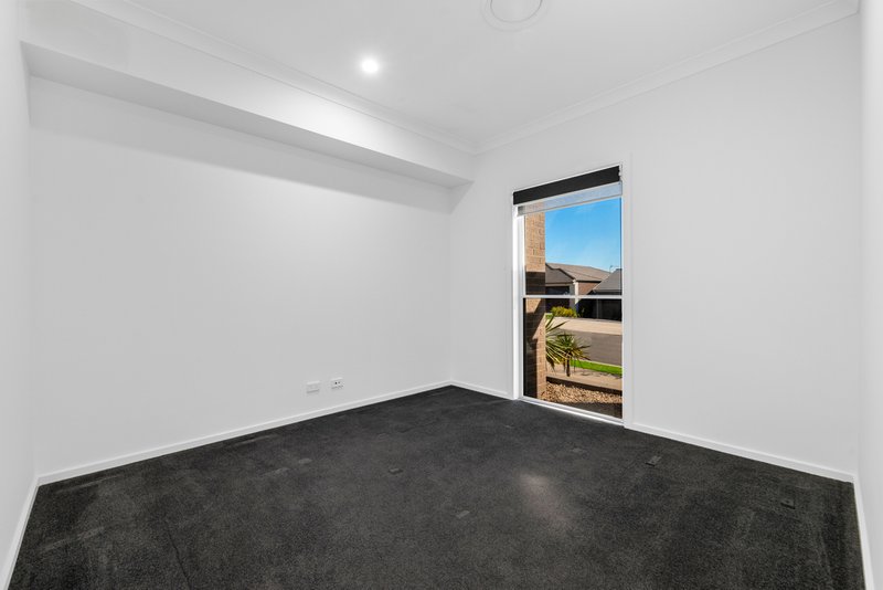 Photo - 23 Cashmere Road, Glenmore Park NSW 2745 - Image 10