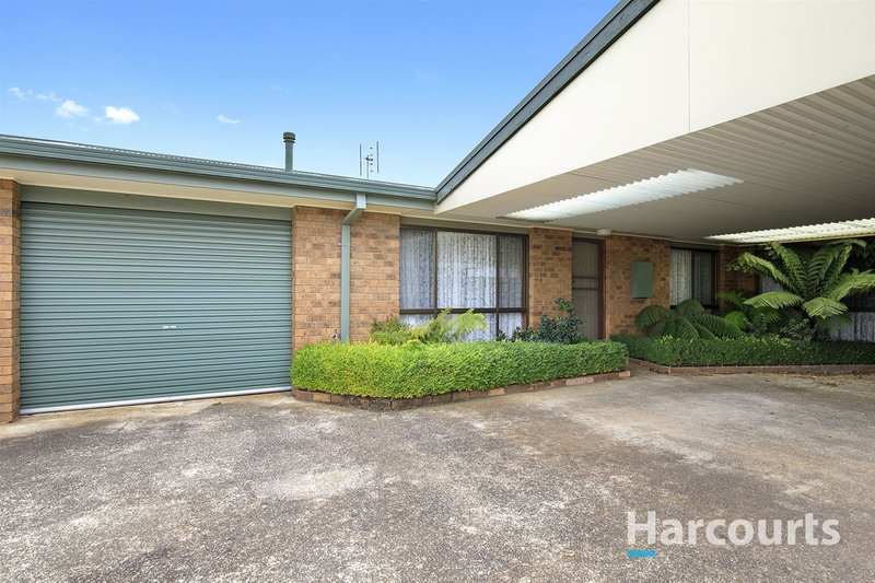 Photo - 2/3 Castles Crescent, Kyneton VIC 3444 - Image 2