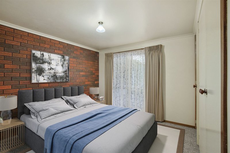 Photo - 2/3 Castles Crescent, Kyneton VIC 3444 - Image 5