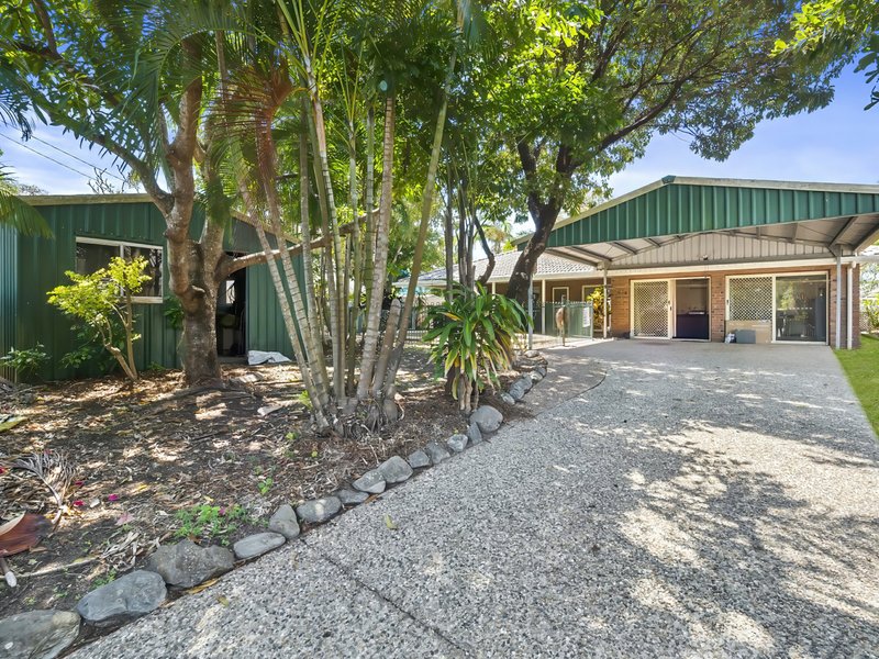 Photo - 23 Casuarina Street, Holloways Beach QLD 4878 - Image 3