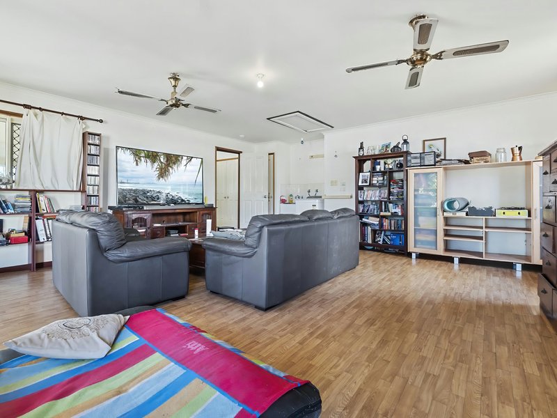 Photo - 23 Casuarina Street, Holloways Beach QLD 4878 - Image 13