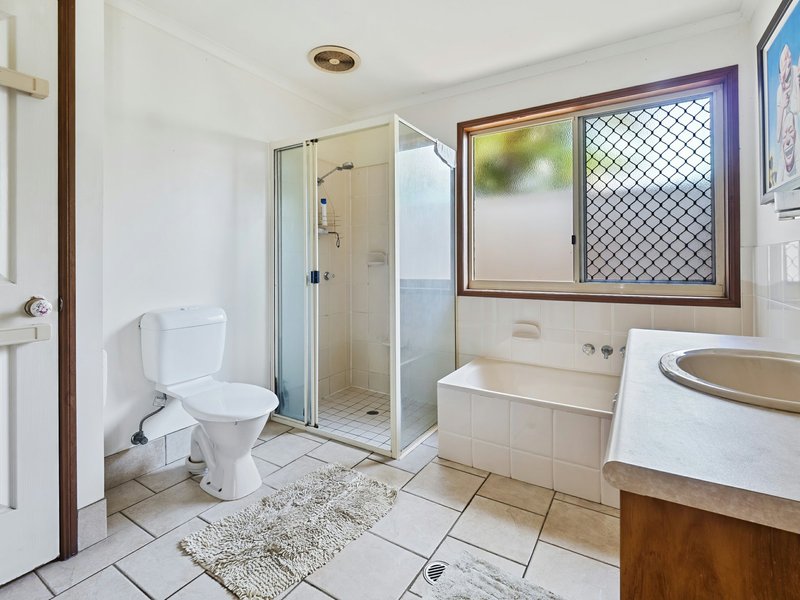 Photo - 23 Casuarina Street, Holloways Beach QLD 4878 - Image 18