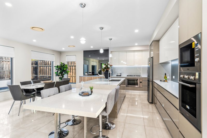 Photo - 23 Cedar Cutters Way, Bella Vista NSW 2153 - Image 8