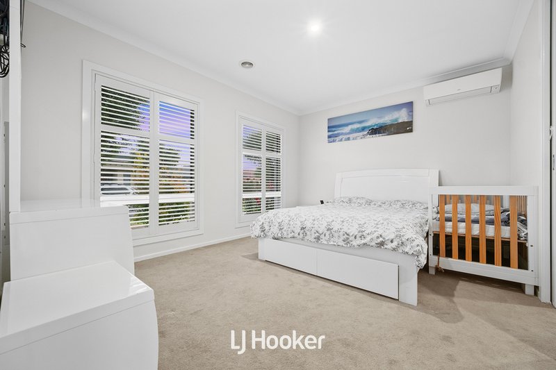 Photo - 23 Challenger Circuit, Cranbourne East VIC 3977 - Image 17