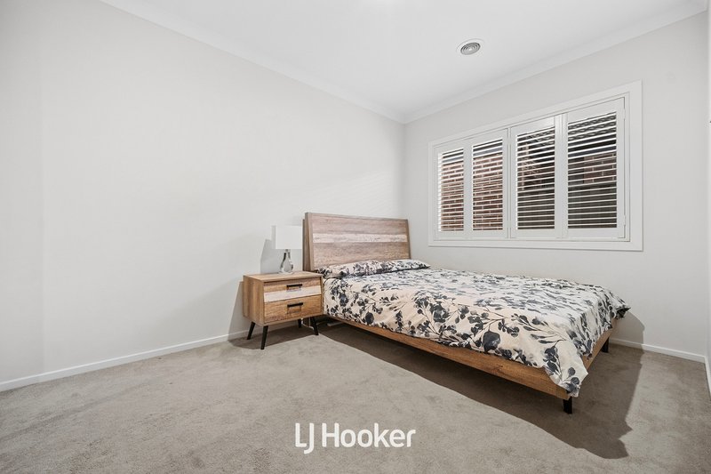 Photo - 23 Challenger Circuit, Cranbourne East VIC 3977 - Image 19