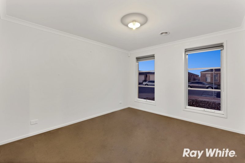 Photo - 23 Chapman Drive, Wyndham Vale VIC 3024 - Image 9