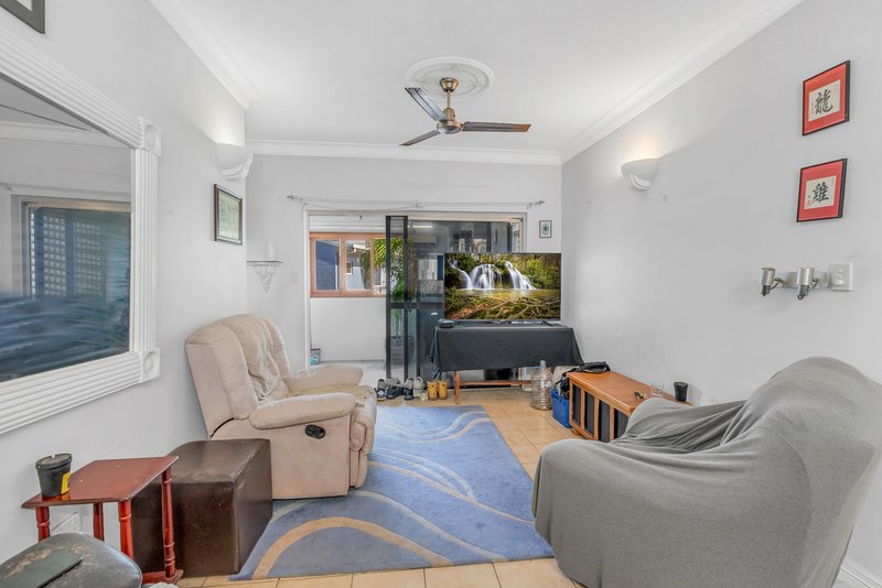 Photo - 2/3 Chester Court, Manunda QLD 4870 - Image 5