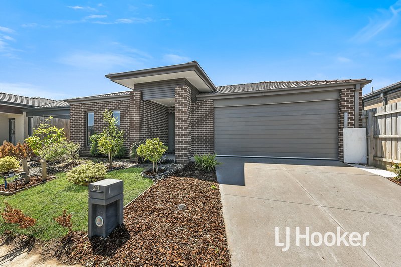 Photo - 23 Chevrolet Road, Cranbourne East VIC 3977 - Image 15