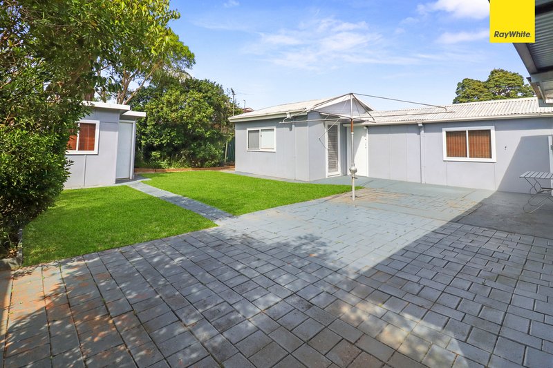 Photo - 23 Chifley Avenue, Sefton NSW 2162 - Image 13