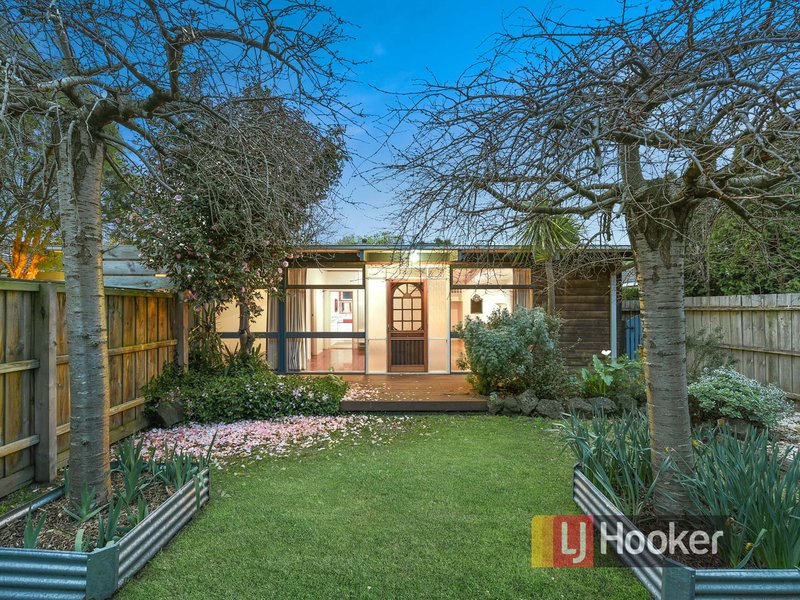 23 Clairmont Avenue, Cranbourne VIC 3977