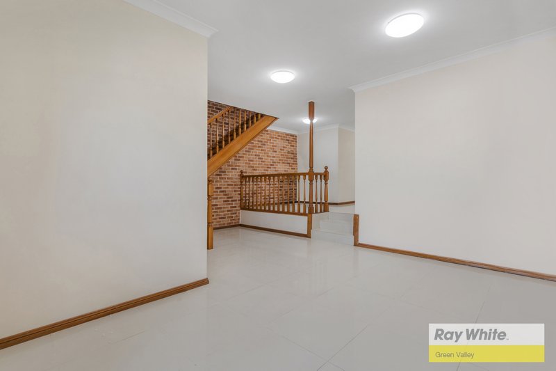 Photo - 2/3 Claremont Crescent, Hinchinbrook NSW 2168 - Image 3