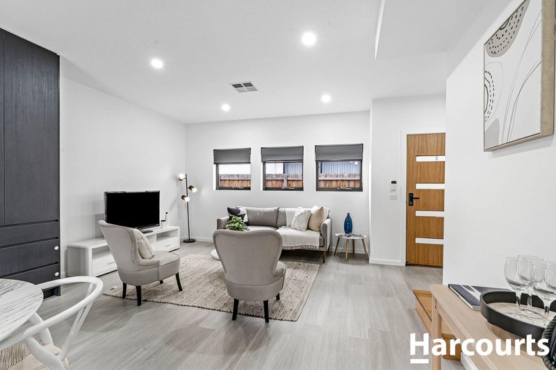 Photo - 2/3 Clematis Avenue, Altona North VIC 3025 - Image 2