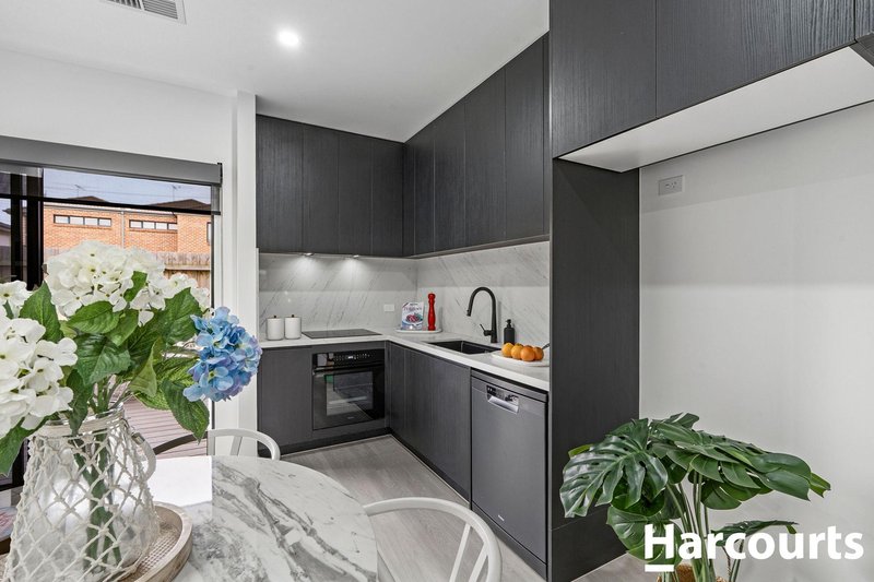Photo - 2/3 Clematis Avenue, Altona North VIC 3025 - Image 6