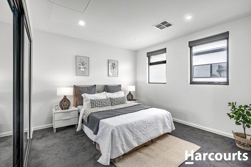 Photo - 2/3 Clematis Avenue, Altona North VIC 3025 - Image 8