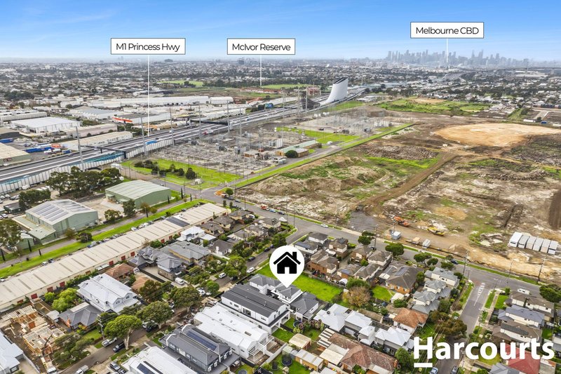 Photo - 2/3 Clematis Avenue, Altona North VIC 3025 - Image 16