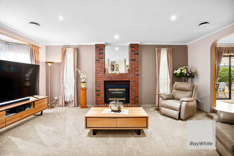 Photo - 23 Coleridge Drive, Delahey VIC 3037 - Image 2