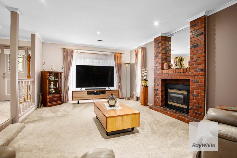 Photo - 23 Coleridge Drive, Delahey VIC 3037 - Image 3