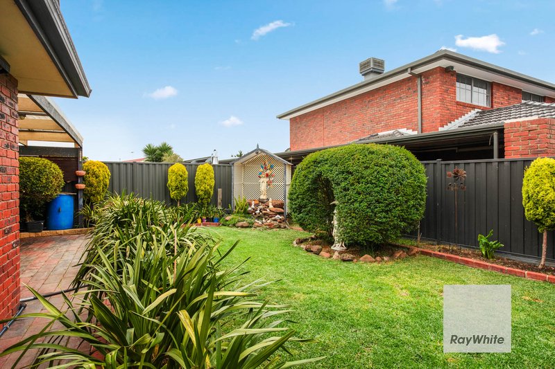 Photo - 23 Coleridge Drive, Delahey VIC 3037 - Image 11