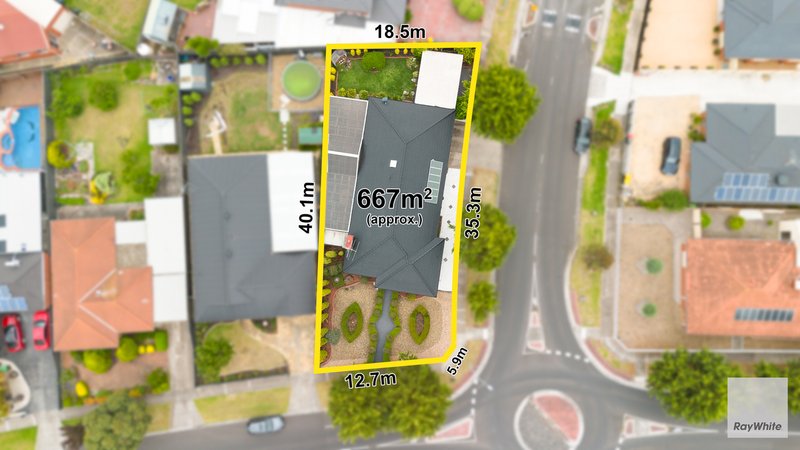 Photo - 23 Coleridge Drive, Delahey VIC 3037 - Image 13