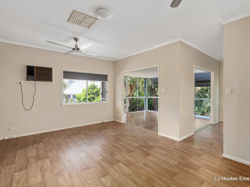 Photo - 23 Colleen Avenue, Emerald QLD 4720 - Image 6