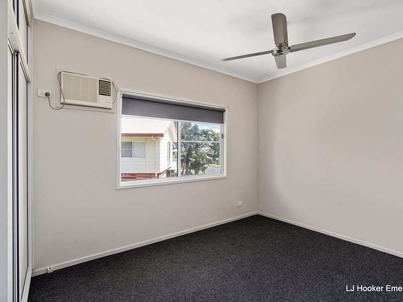 Photo - 23 Colleen Avenue, Emerald QLD 4720 - Image 12