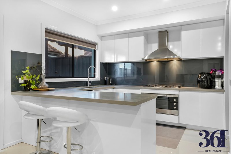 Photo - 23 Congo Drive, Tarneit VIC 3029 - Image 3