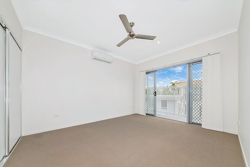 Photo - 2/3 Cook Street, North Ward QLD 4810 - Image 3