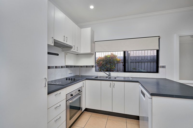 Photo - 23 Coolamon Terrace, Mount Sheridan QLD 4868 - Image 4