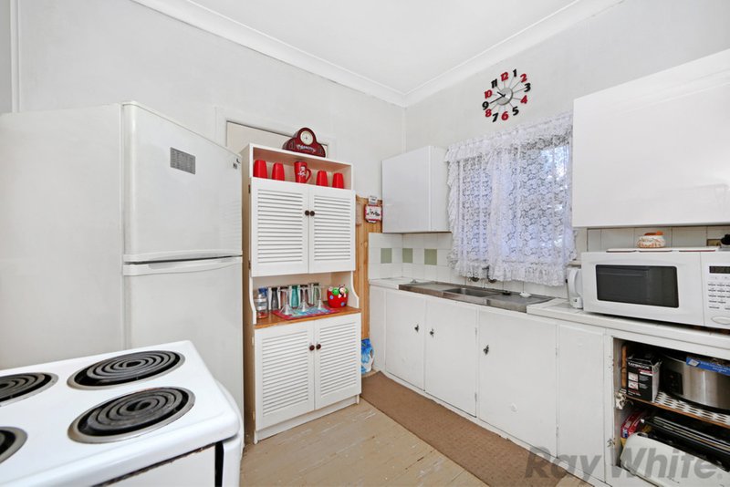 Photo - 23 Cornish Avenue, Killarney Vale NSW 2261 - Image 2