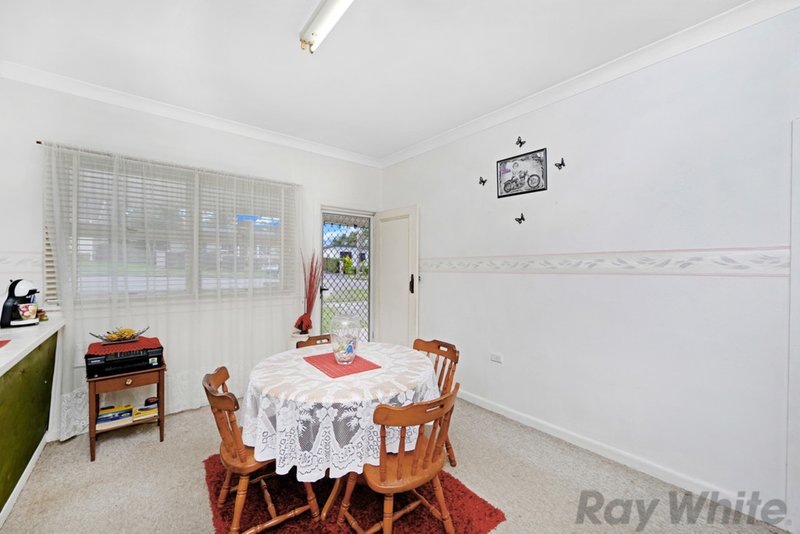 Photo - 23 Cornish Avenue, Killarney Vale NSW 2261 - Image 4