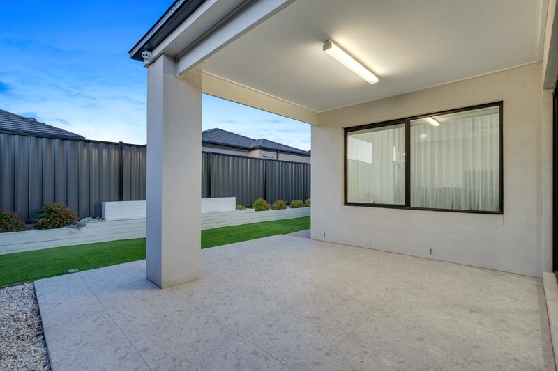 Photo - 23 Coronado Avenue, Craigieburn VIC 3064 - Image 18