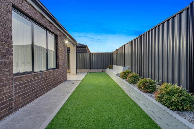 Photo - 23 Coronado Avenue, Craigieburn VIC 3064 - Image 20