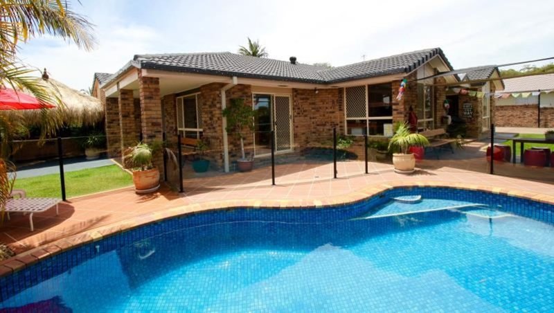 Photo - 23 Coronet Crescent, Burleigh Waters QLD 4220 - Image 1