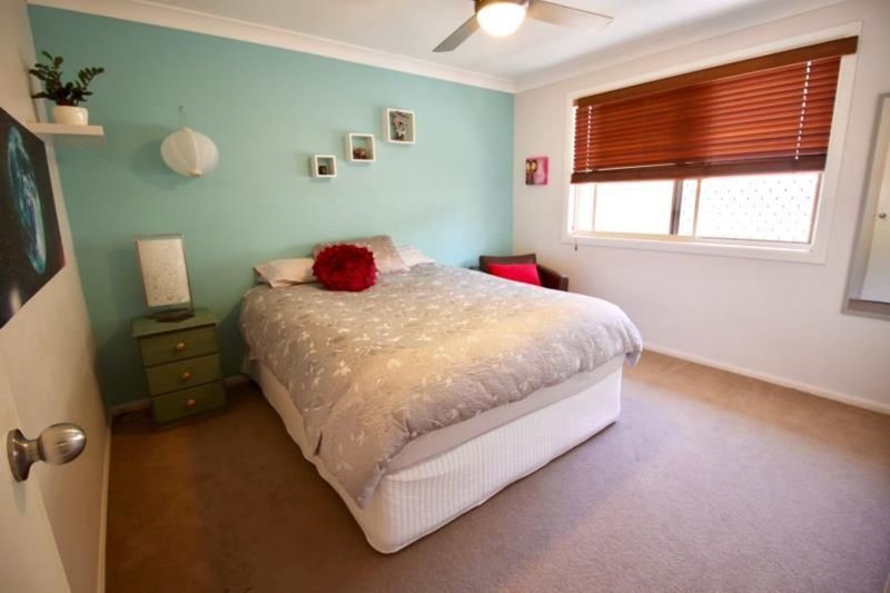 Photo - 23 Coronet Crescent, Burleigh Waters QLD 4220 - Image 10