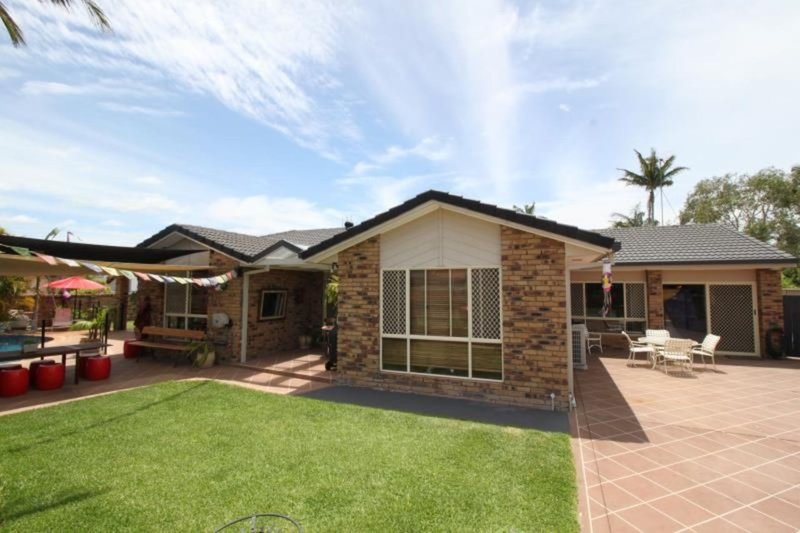 Photo - 23 Coronet Crescent, Burleigh Waters QLD 4220 - Image 12